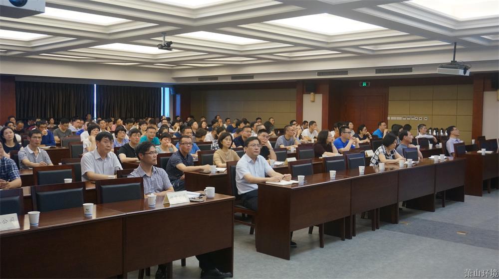 班子向导听讲2.jpg 班子向导听讲2.jpg